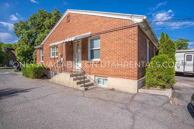 Building Photo - 547 E 400 N