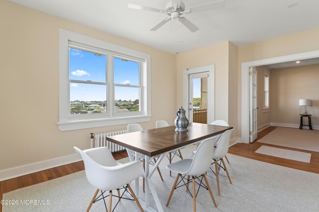 Building Photo - 1 Roseld Ave