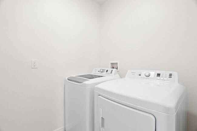 Building Photo - 2053 Farmhouse Rd SE