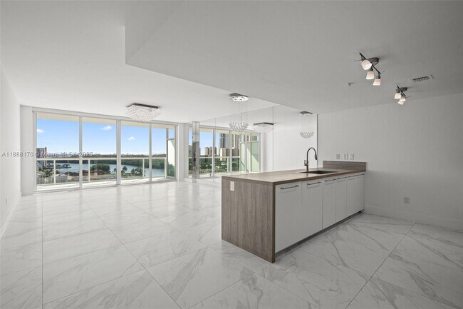 Building Photo - 400 Sunny Isles Blvd