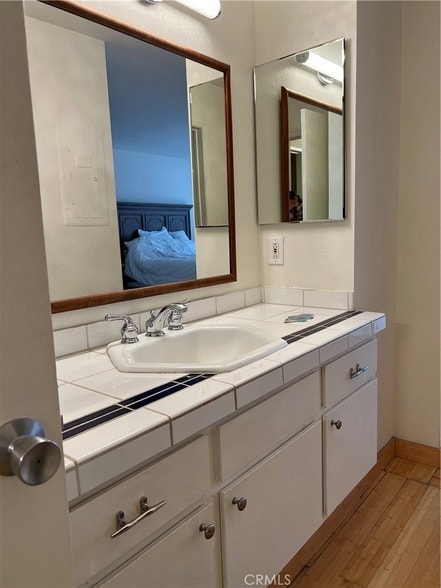 Building Photo - 10747 Wilshire Blvd