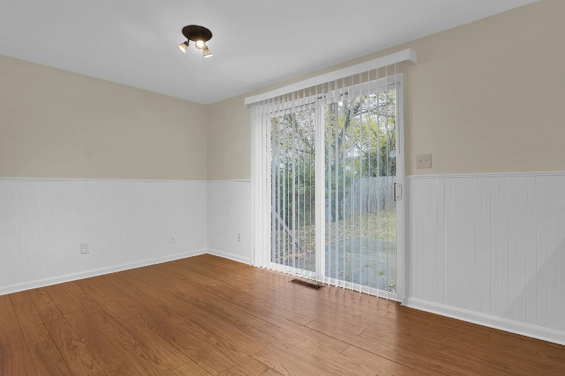 Building Photo - 2464 Queenswood Dr