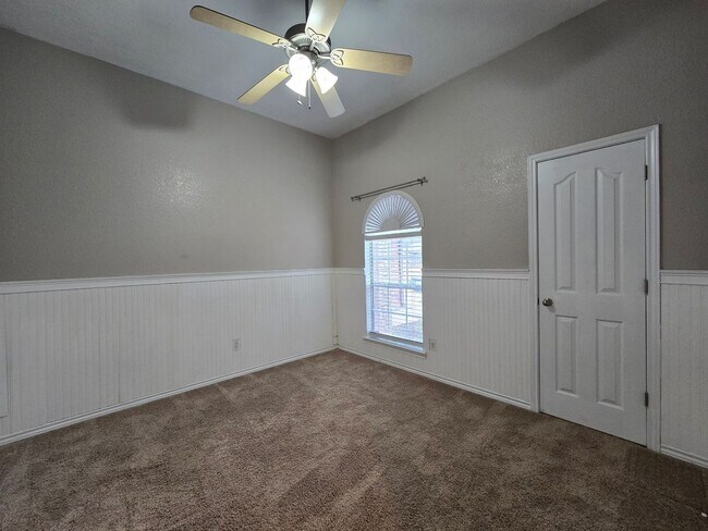 Building Photo - 5609 Hunters Ridge Trail