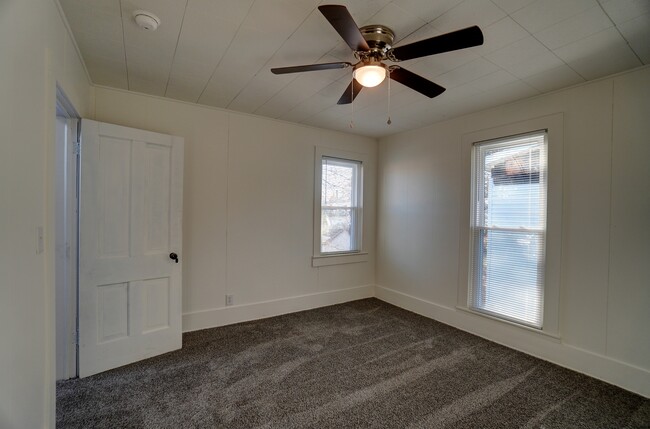 Building Photo - 1117 W High St