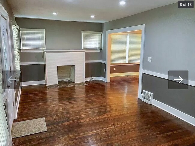 Building Photo - 3 Bed 2 Bath ready to rent!