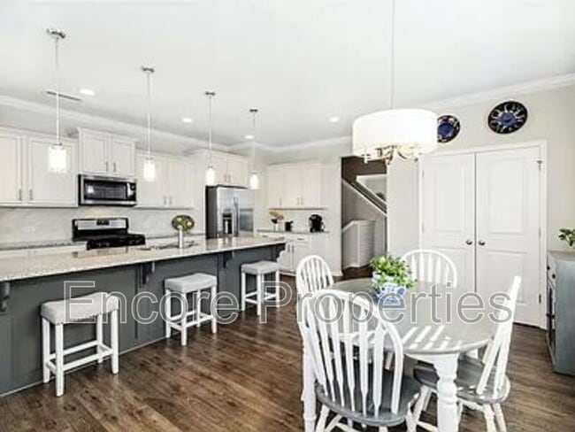 Building Photo - 551 Grand Central Sta