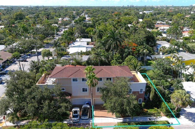 Building Photo - 1705 NE 11th St