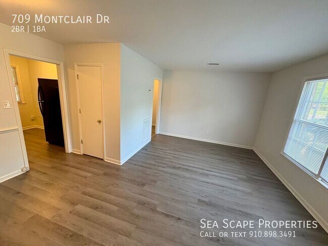 Building Photo - 709 Montclair Dr