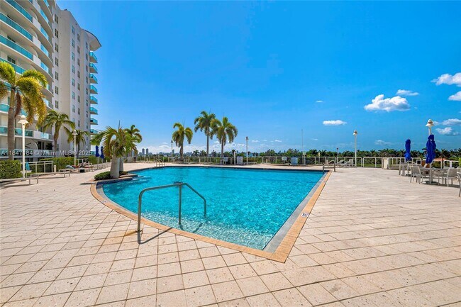 Building Photo - 7900 Harbor Island Dr