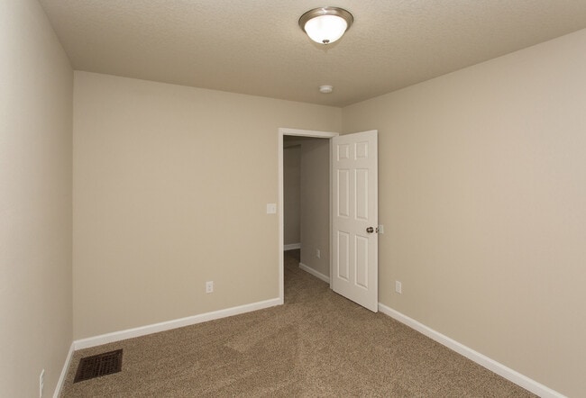 Building Photo - Beautiful 3 Bedroom 1 Bath Home - Pyramid ...