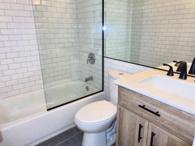 Building Photo - Ocean View