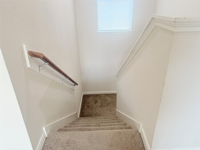 Building Photo - 431 Mantova Dr