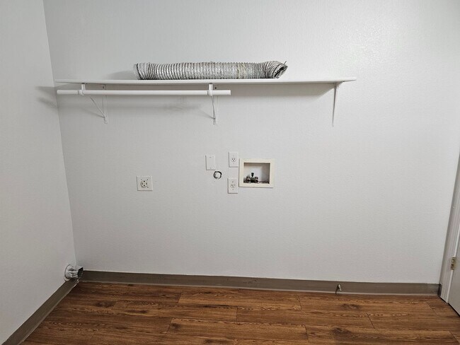 Building Photo - 614 W Arch St