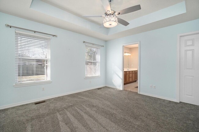 Building Photo - 3891 S Hillsdale Ave
