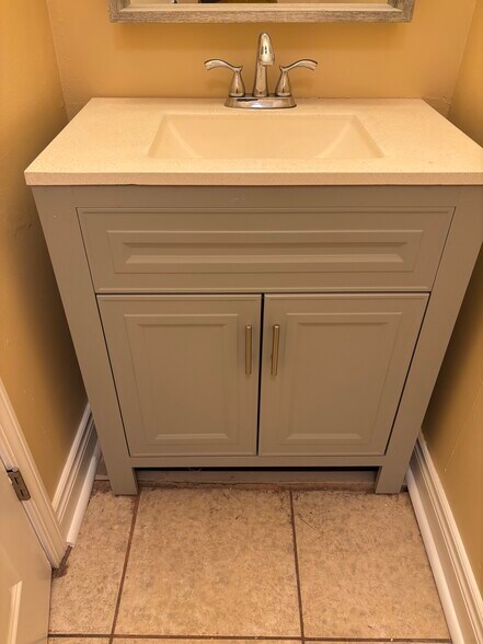 Building Photo - 1741 W 18th Pl