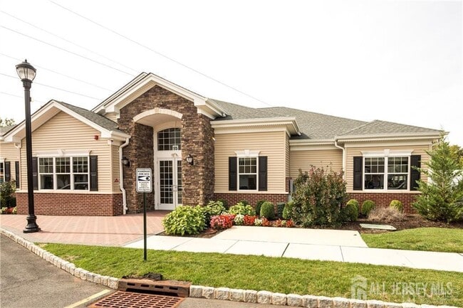 Building Photo - 835 Liberty Ct