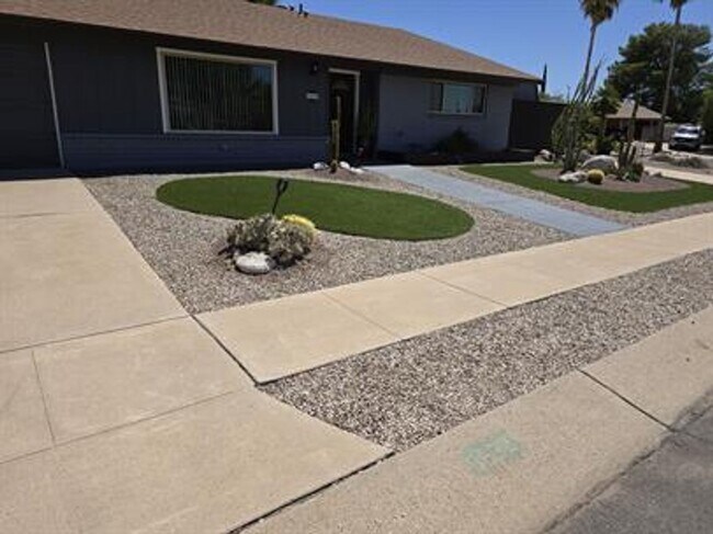 Building Photo - Beautiful Eastside Home Won't Last!!! Must See!!!