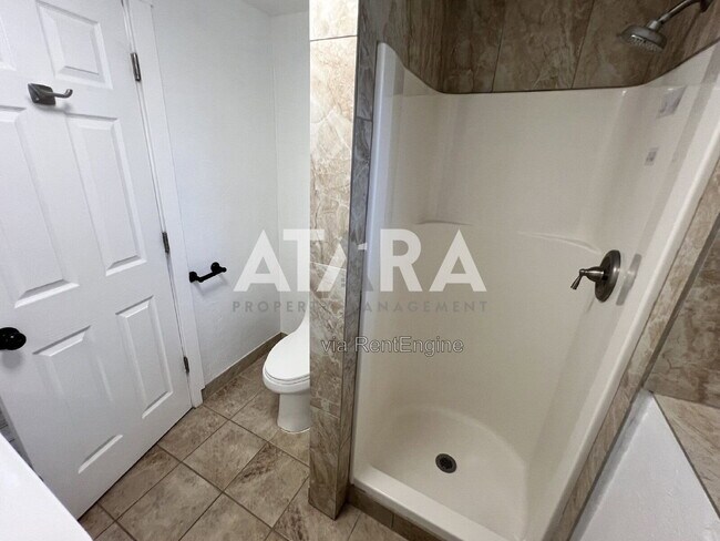 Building Photo - 3213 Rushton Ln