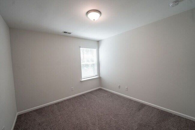 Building Photo - 3556 Castleoak Dr
