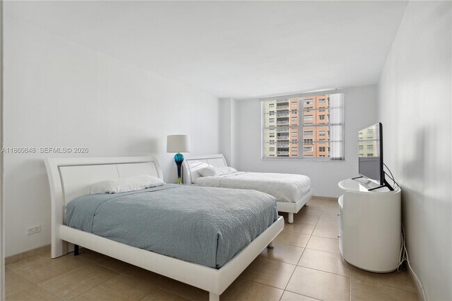 Building Photo - 250 174th St