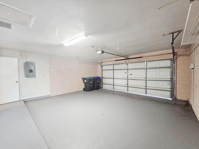Building Photo - 8935 Esguerra Ln