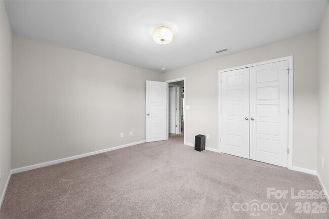 Building Photo - 1140 Streamside Ln