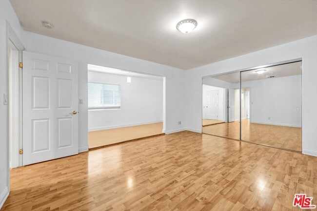 Building Photo - 4421 Prospect Ave