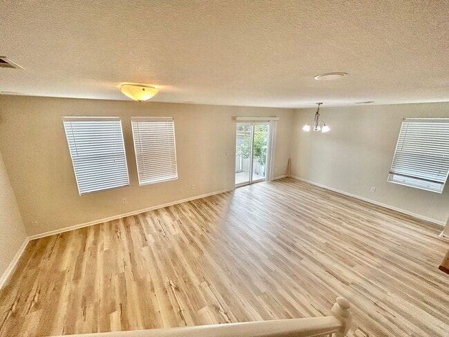 Building Photo - Welcome to your Dream Home!
