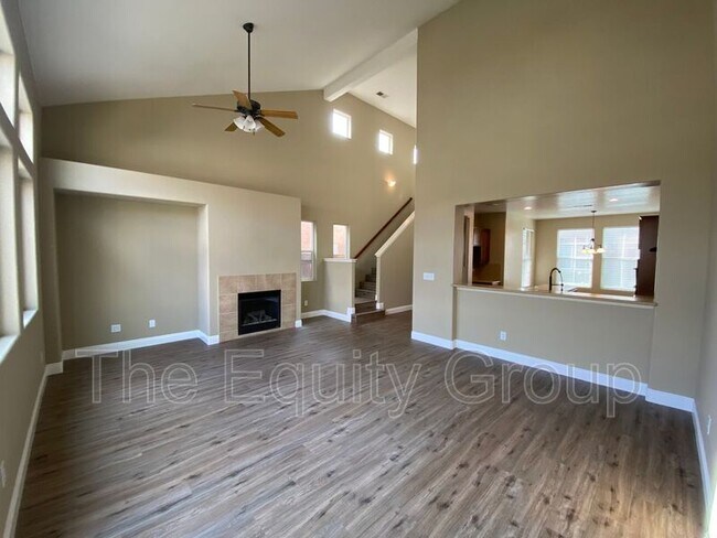 Building Photo - 1424 N Oliveto Ct