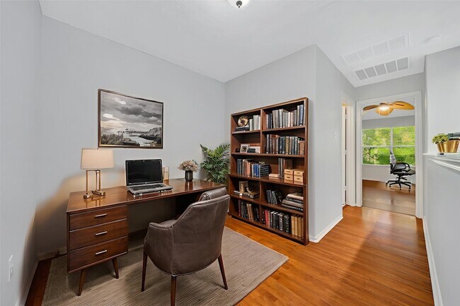 Building Photo - 230 W Stedhill Loop