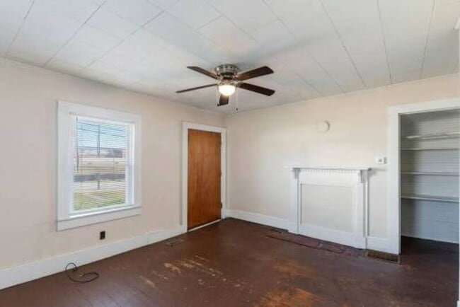 Building Photo - 104 Drugstore St