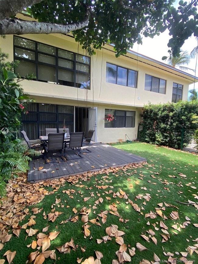 Building Photo - 32 Camden Dr