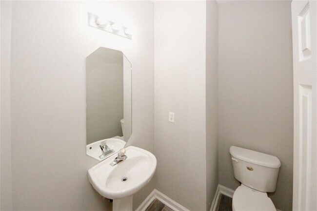 Building Photo - 365 Hunt Creek Dr