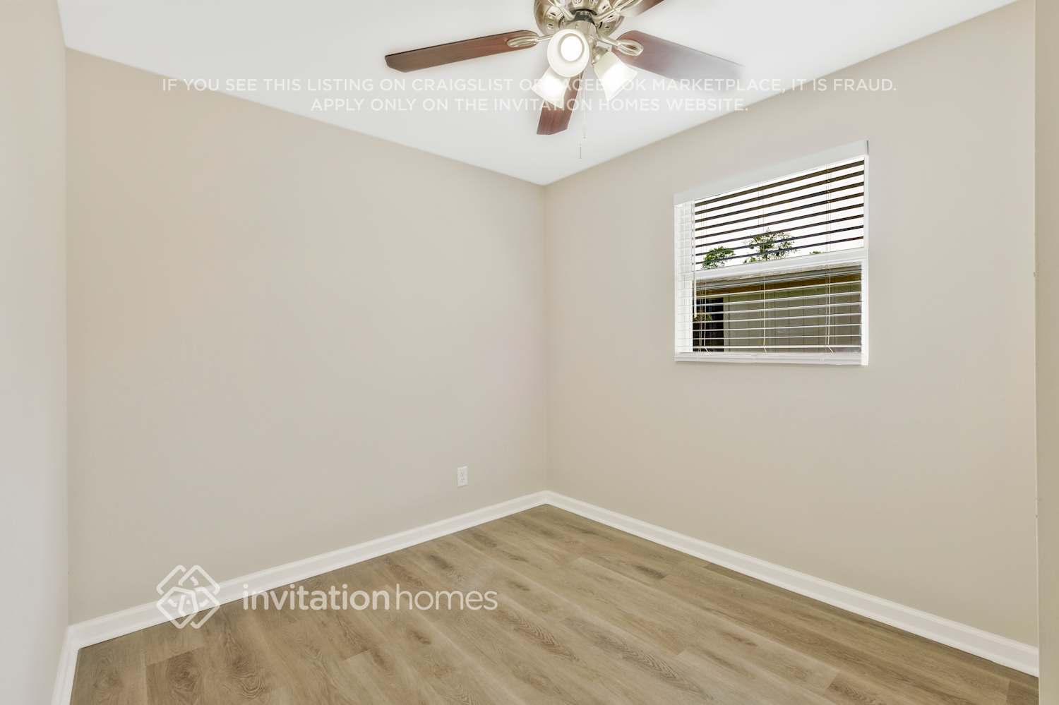 Building Photo - 423 Janell Dr