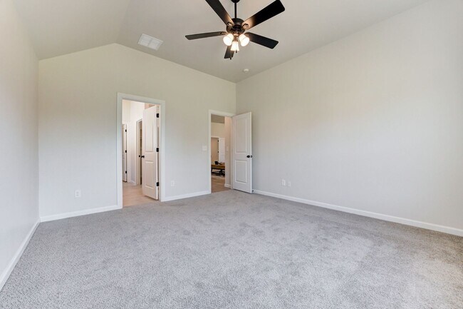 Building Photo - Brand New Home in Mustang!