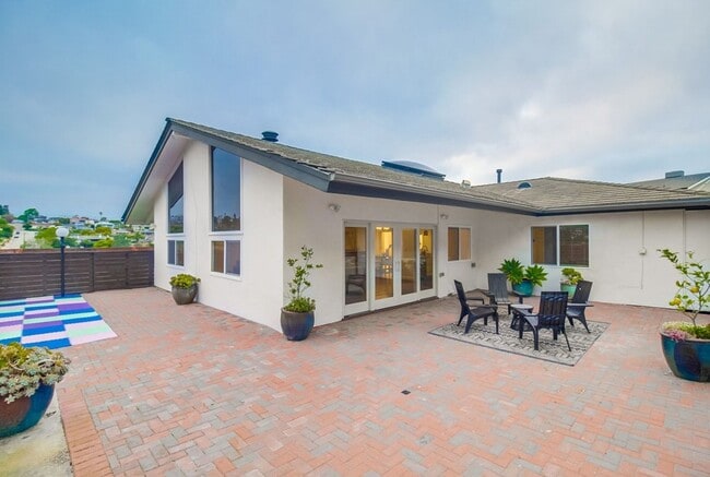 Building Photo - Beautiful house in heart of Point Loma
