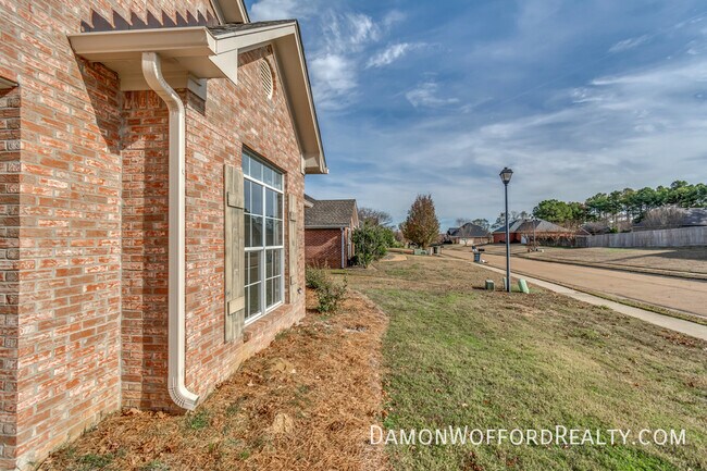 Building Photo - 119 Kenzie Dr