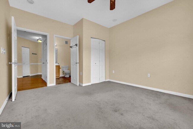 Building Photo - Piney Orchard - Ground Level entry - 2 bed...