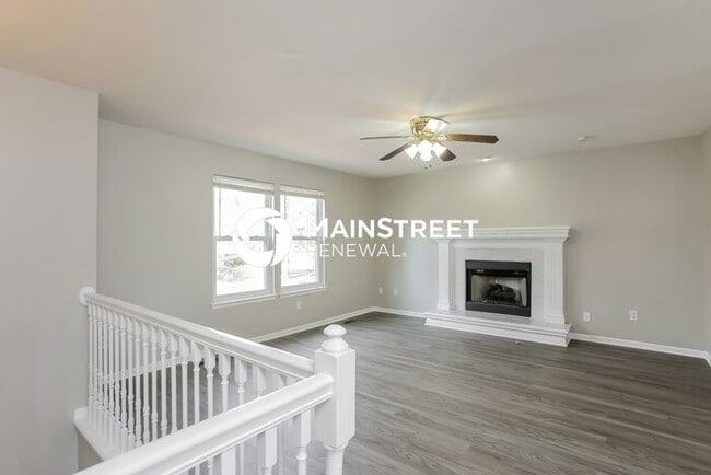 Building Photo - 3 Bedroom Pet-Friendly Home in Grain Valley, MO with Main Street Renewal