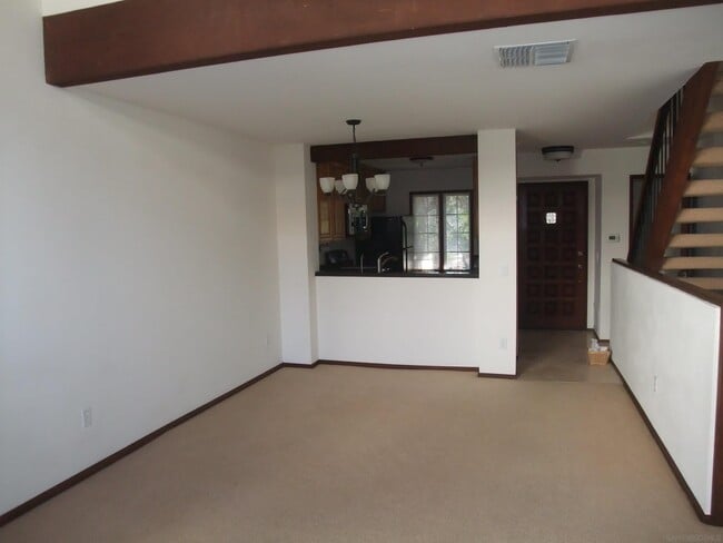 Building Photo - 8614 Villa La Jolla Dr