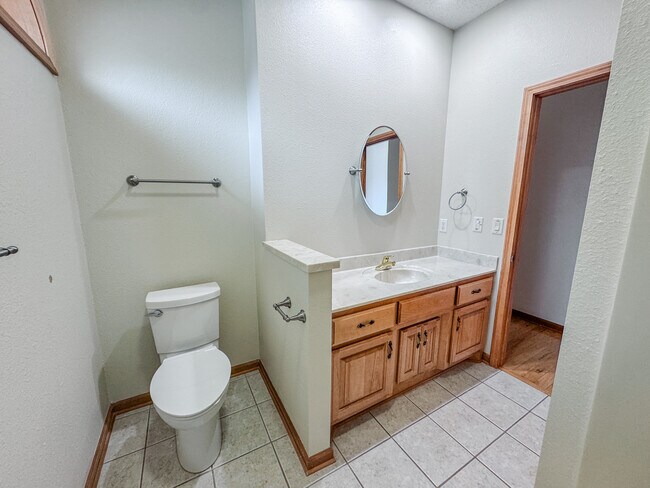 Building Photo - 27 Cadiz Ln