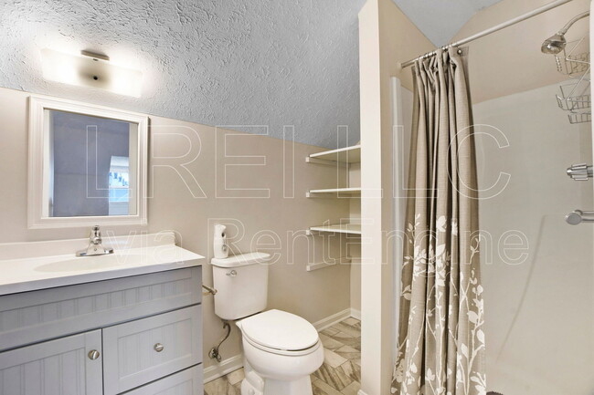 Building Photo - 10783 Colonial Woods Ct