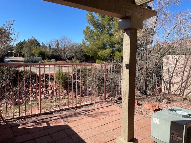 Building Photo - 811 Dusty Rose Dr