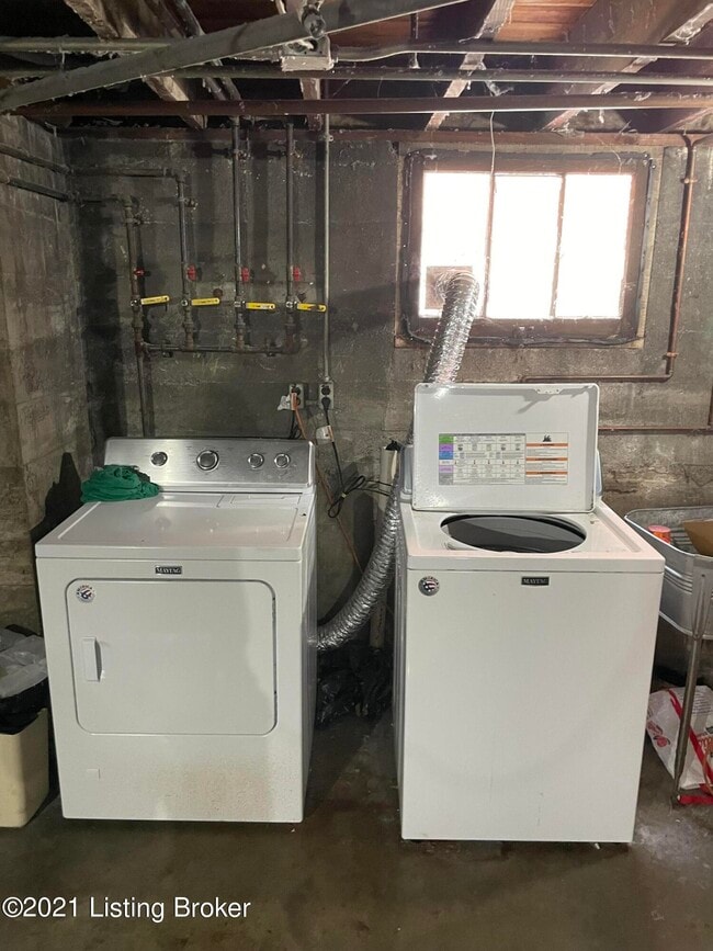 Building Photo - 2309 Wetstein Ave