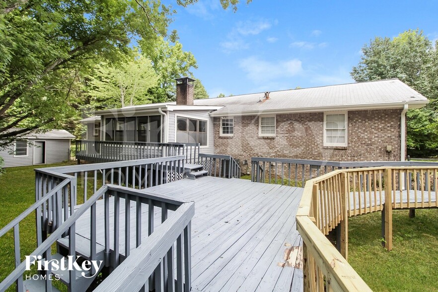 Building Photo - 1673 Moss Dr SW