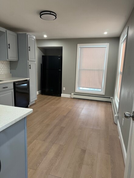 Building Photo - 47 Shawmut St