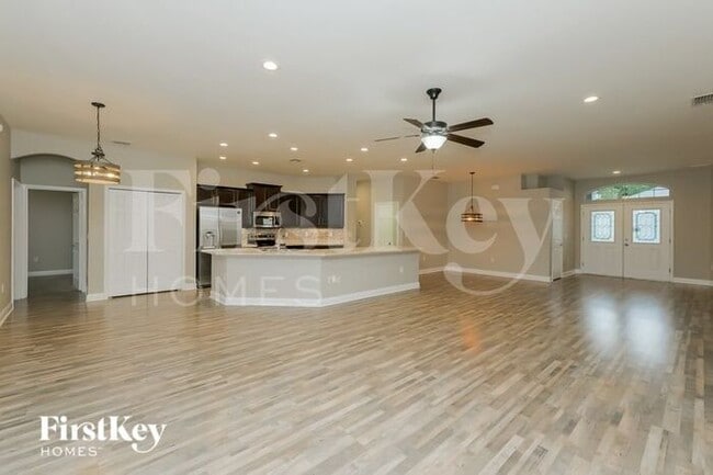 Building Photo - 5952 Valentino Way
