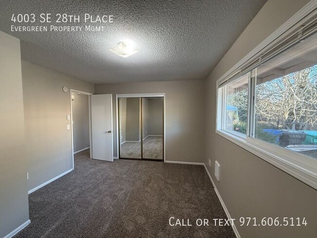 Building Photo - 4003 SE 28th Pl