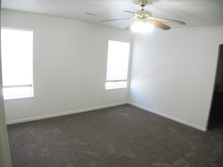 Building Photo - 2929 Bunting Ave