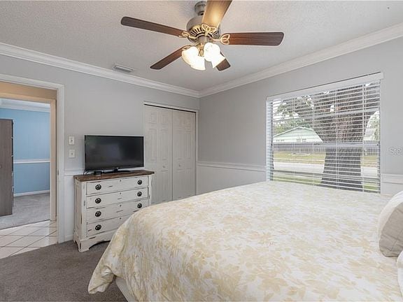 Building Photo - 1590 Dinnerbell Ln E